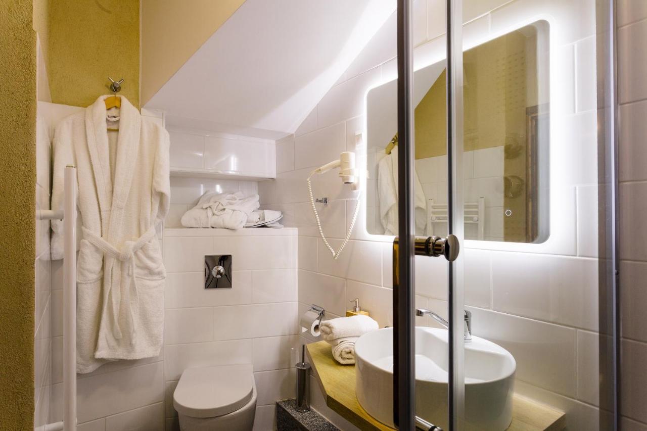 Blossom Rooms & Suite 韦里亚 外观 照片